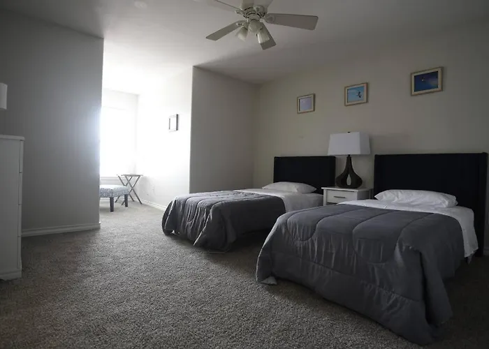 Waterview Townhouse 4-Bedrooms